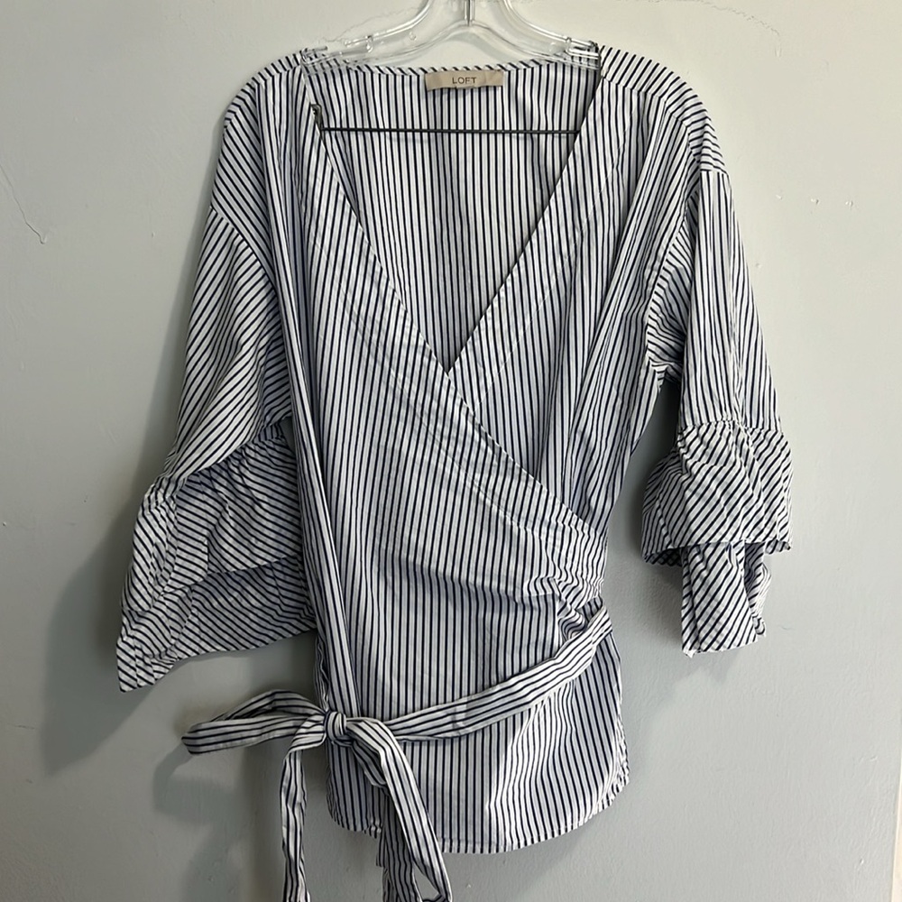 LOFT ruffle bell sleeve wrap top XL